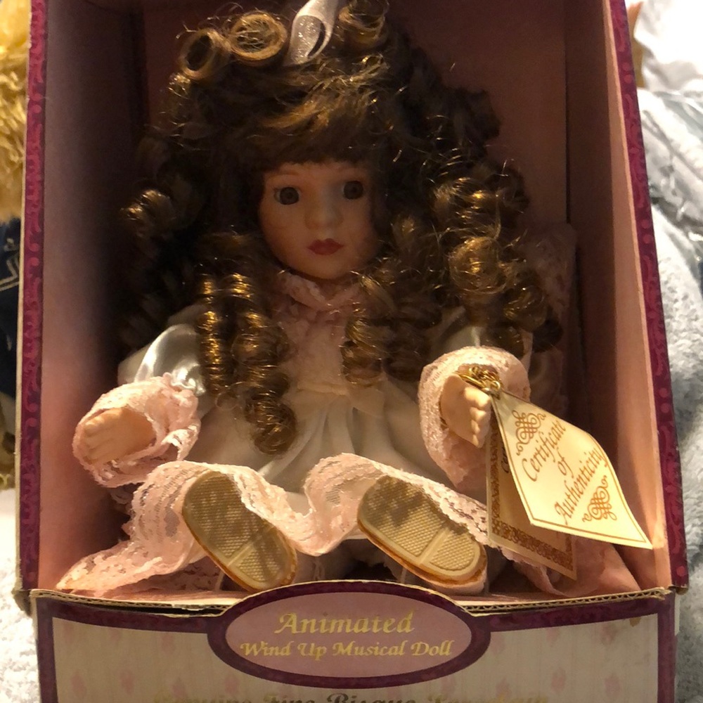 NWT Collectors Choice animated porcelain doll